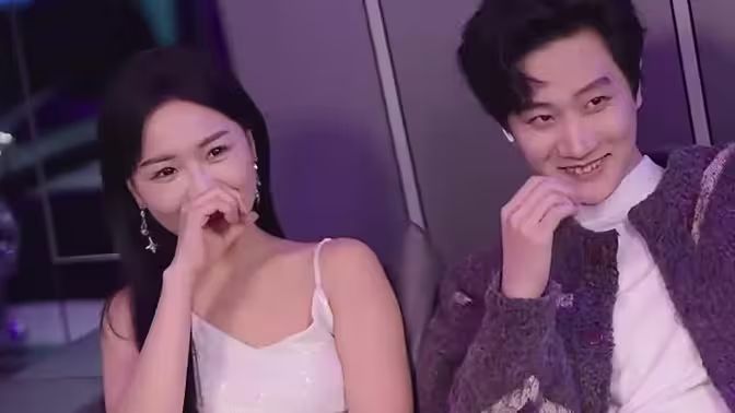 攤牌了，我不裝了(全集)