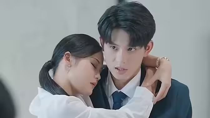 重生后，虐文霸總拿了寵妻劇本(全集)