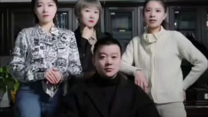 夏總，合租女孩太調(diào)皮（合租帥哥是總）(全集)